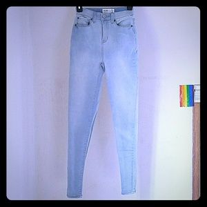 Super High-Rise Skinny Jean